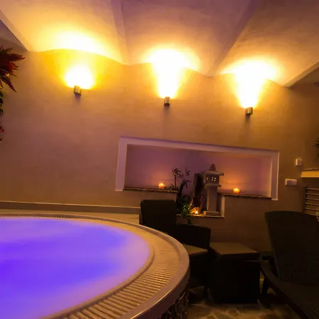 Aparthotel Wellness Ametyst 4*